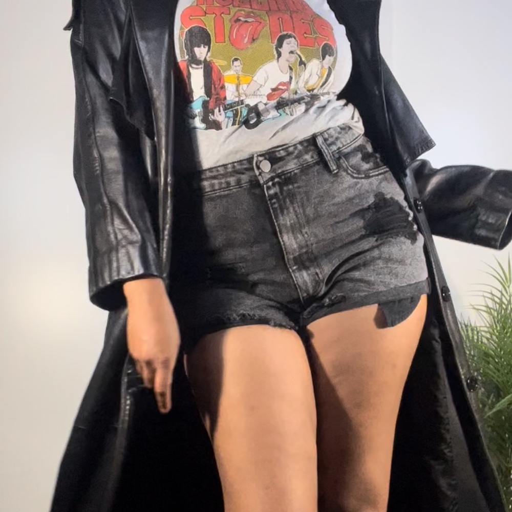 NWOT Tinseltown faded black cutoff denim shorts - Picture 1 of 11